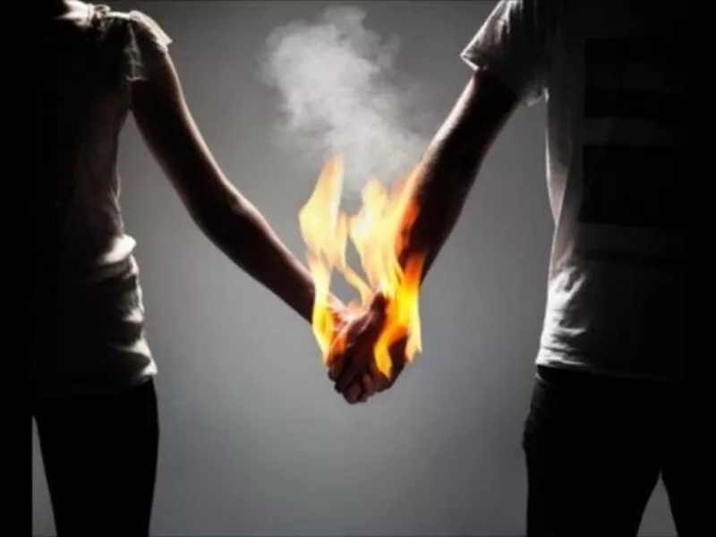 Điềm báo mơ thấy kẻ thù và con số liên quan 4 mơ thấy làm hòa với kẻ thù